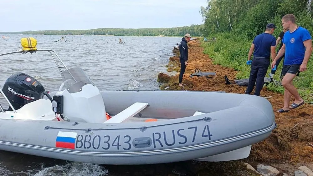 Мужчина утонул в озере Увильды на пляже базы отдыха