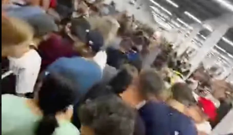 Видео: Открытие китайского рынка в Челябинске закончилось давкой