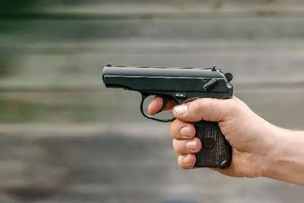 В Челябинске подросток выстрелил в прохожего из пневмата из-за замечания