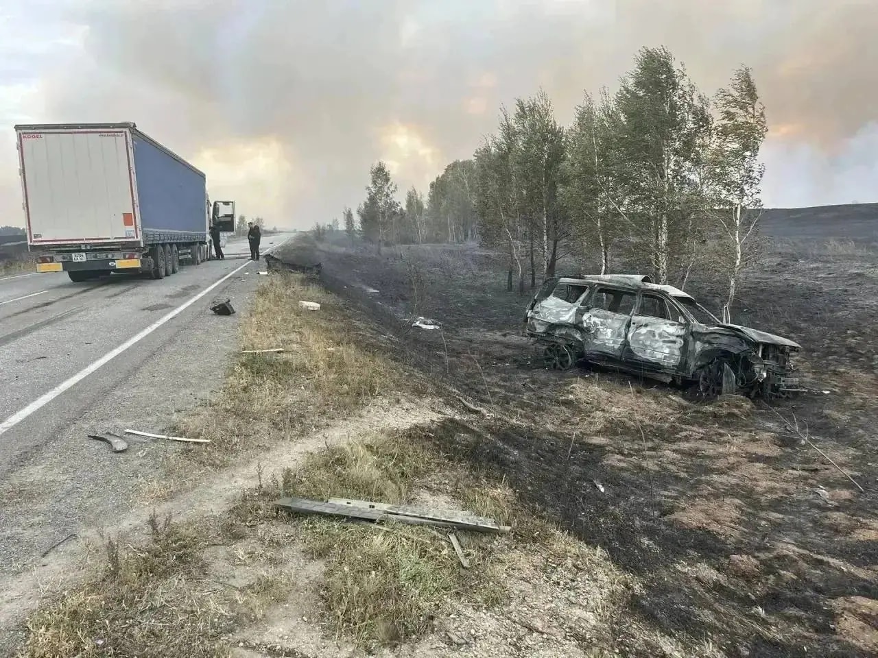 В Карталинском районе KIA столкнулась с фурой из-за дыма от пожара