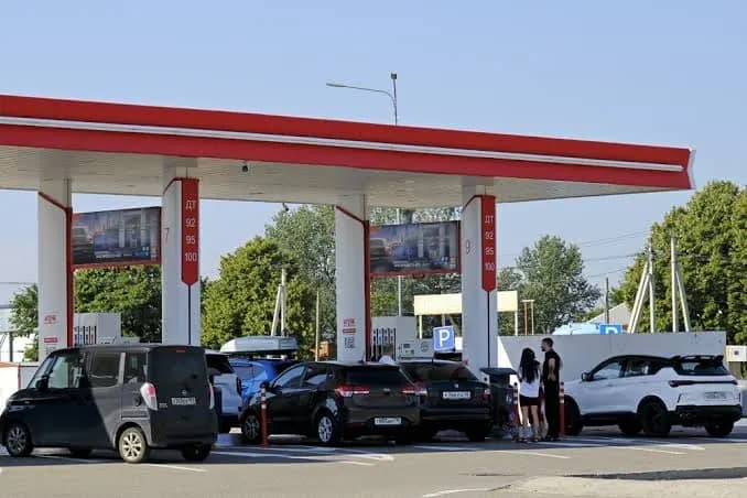 Челябинские водители заметили улучшение ситуации с бензином